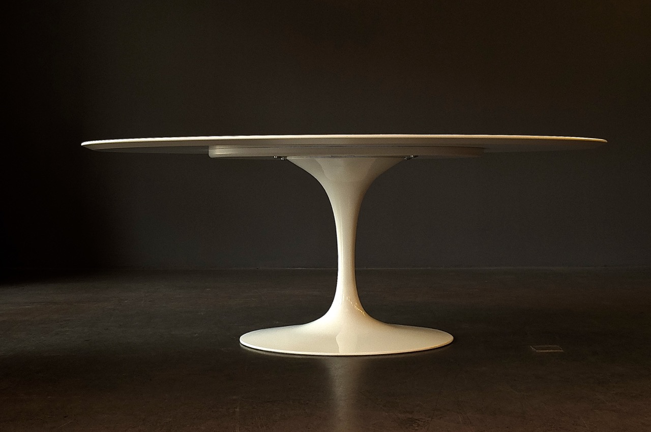 Oval Pedestal Dining Table Tulip. | antibeige