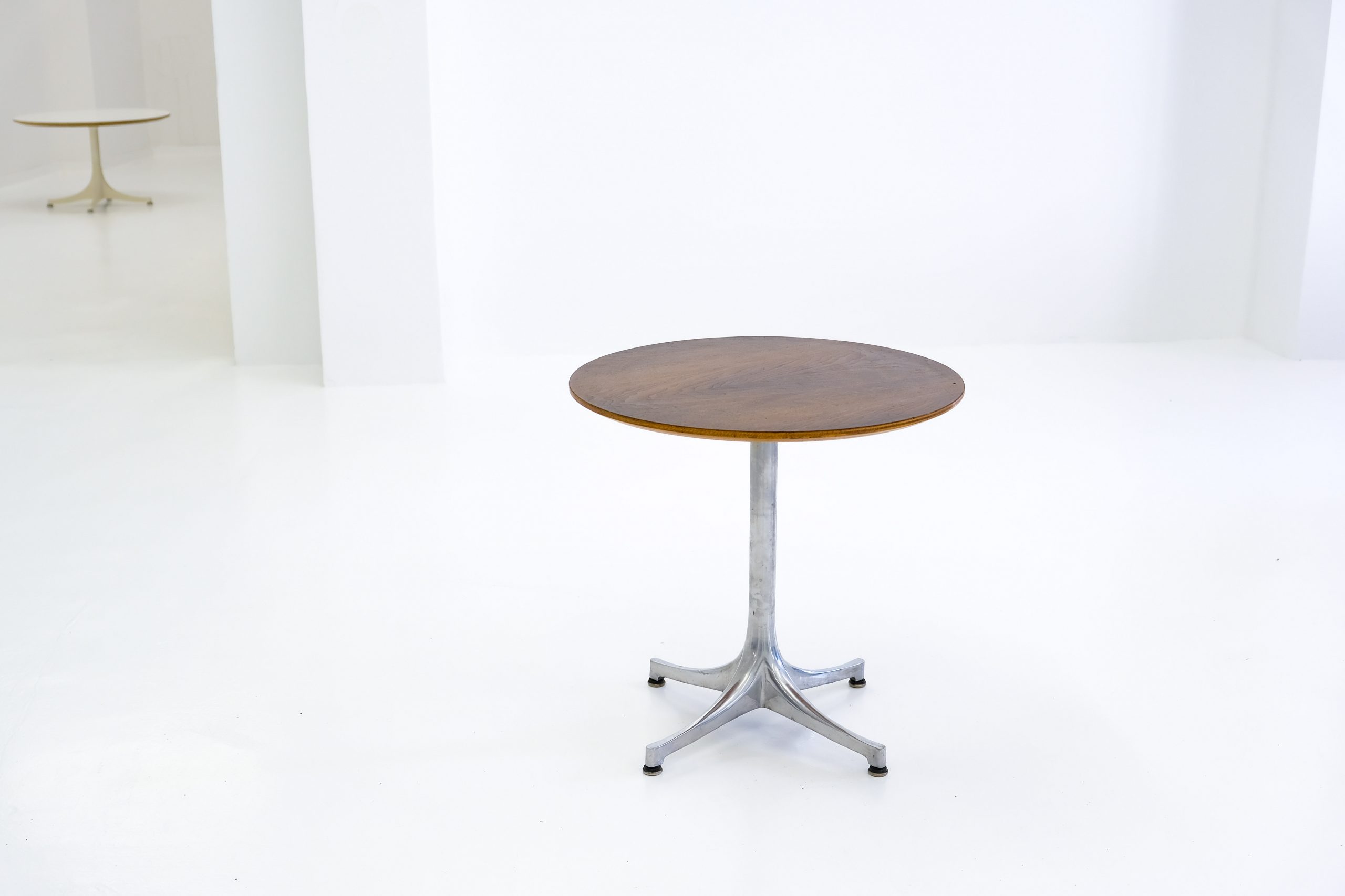 pedestal occasional coffee table no. 5452, George nelson, herman miller, side table