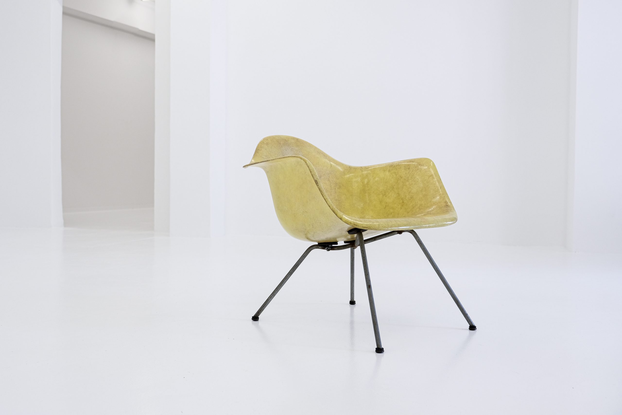 eames, ray eames, charles eames, lax, lounge height armchair x-base, 1st generation, rope edge, fiberglas, zenith production