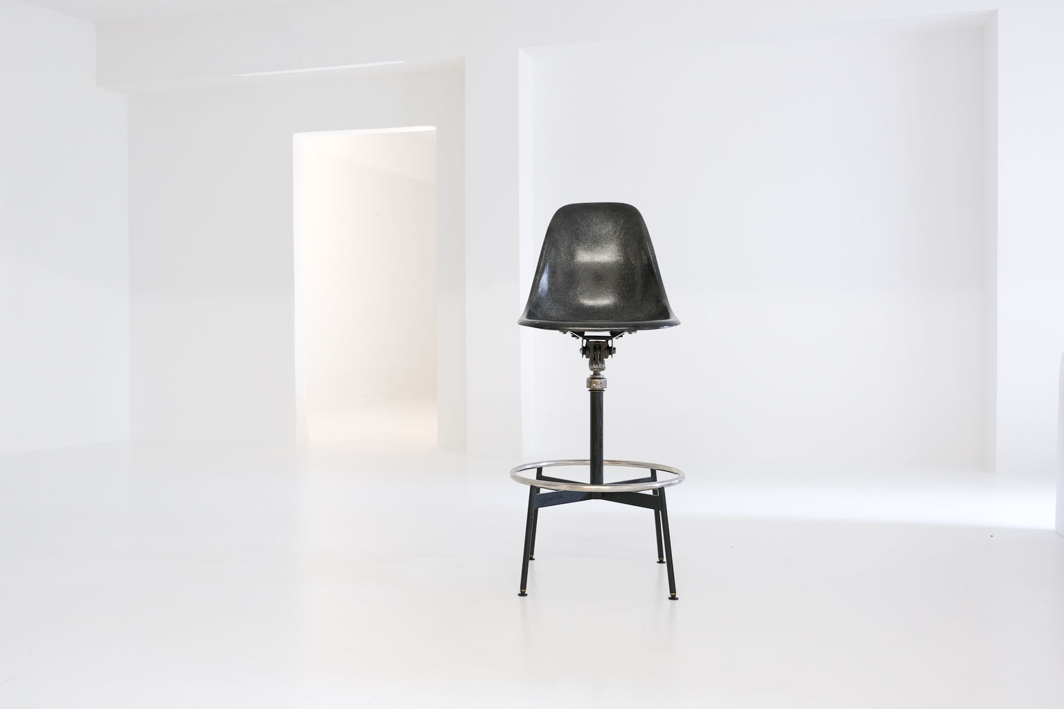 adjustable stool swivel side chair, ray eames, charles eames, ray and charles eames, herman miller, antibeige